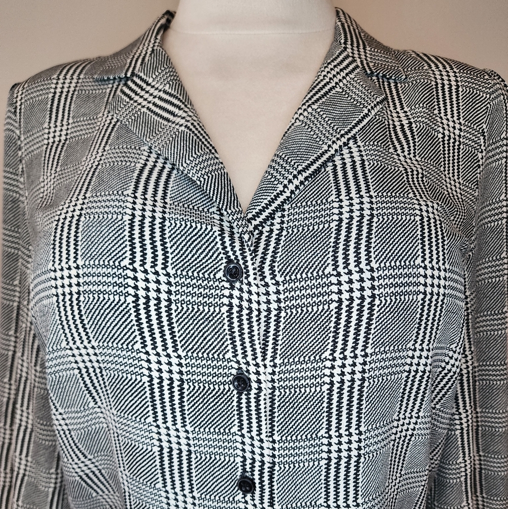 Topshop Black and White Button-Up Long Sleeved Blouse - Picture 3 of 10